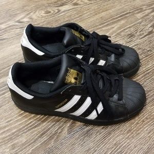 Black adidas superstars